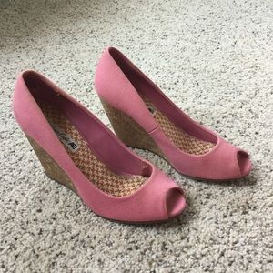 Pink wedges